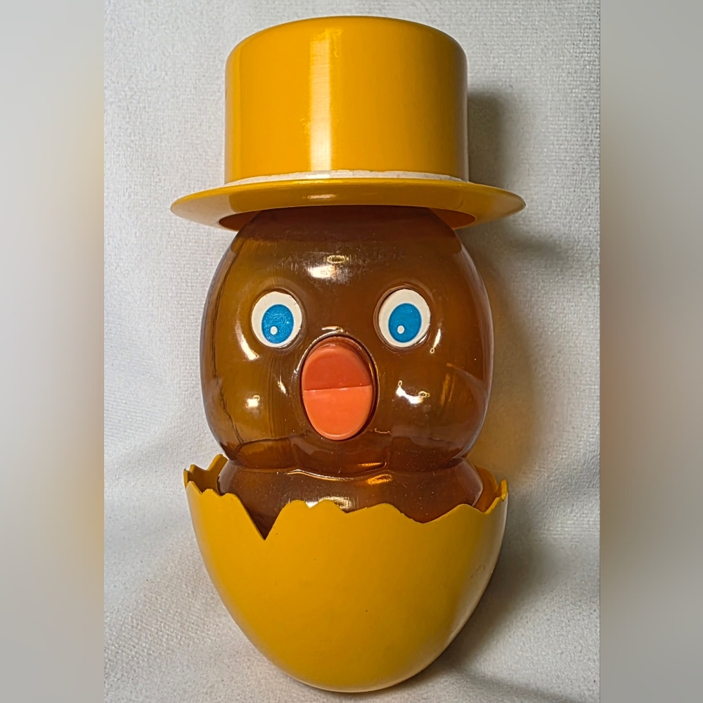 Vintage 1991 Chick In An Eggshell Collectible Plastic Coin Bank